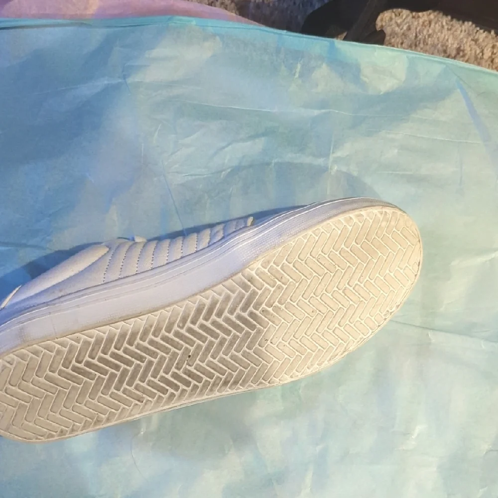 K-Swiss White Sneakers - Picture 11 of 14